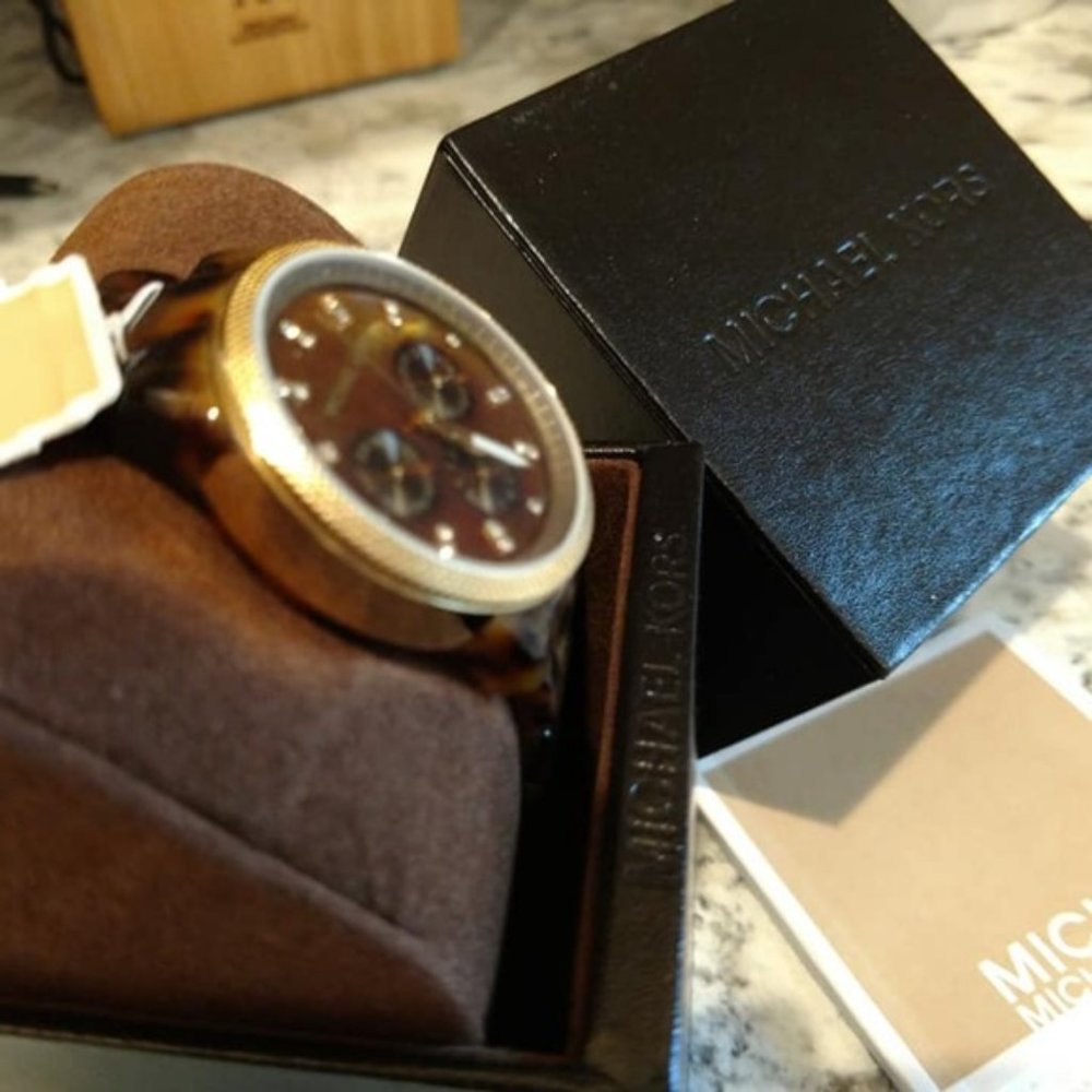NEW WITH TAGS Michael Kors women's watch - Picture 2 of 4